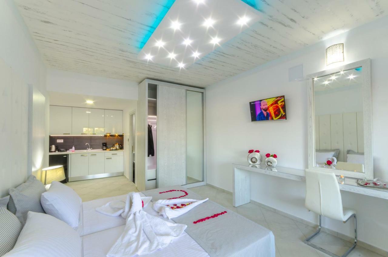 Ftelia Luxury Studio "Quattro" Megali Ammos  Exterior photo